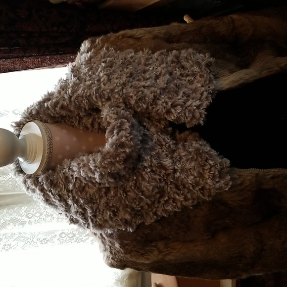 Accessories - Hand knit scarf of faux fur yarn